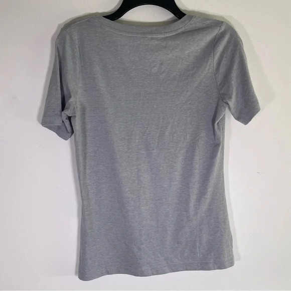 Under Armour NCAA College World Series V-Neck T-shirt Size S NWT - Picture 6 of 6